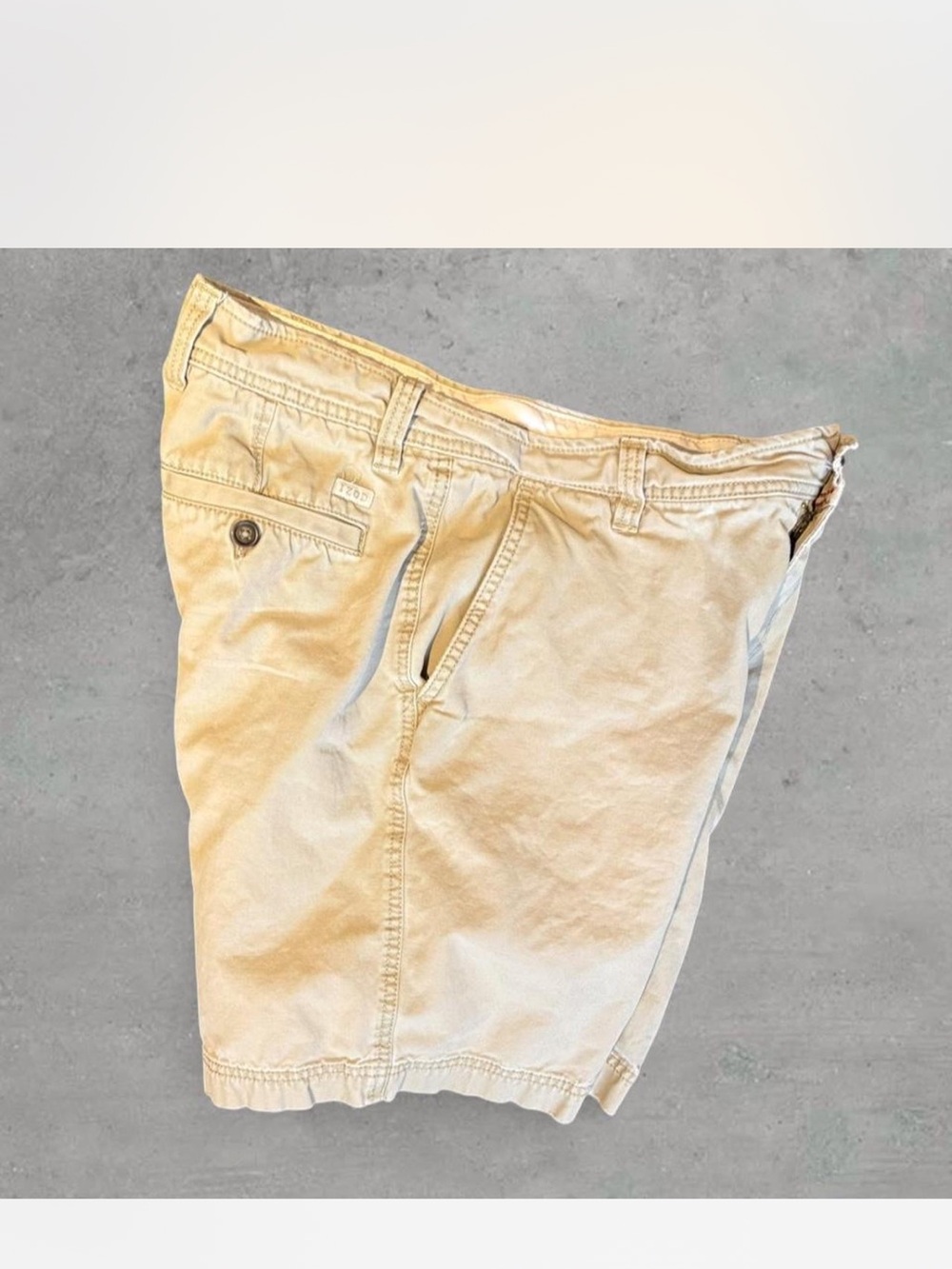 Izod Men's Khaki Flat Front Cotton Shorts - Picture 7 of 7